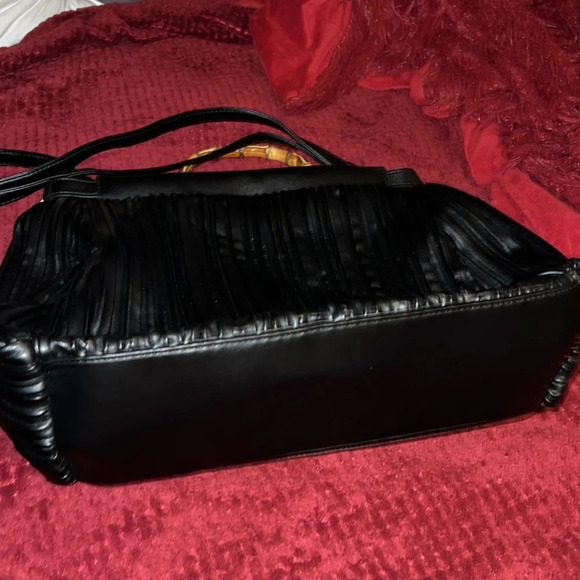 Sondra Roberts Luxury Bamboo  handle pleated vegan leather Large tote bag - Picture 11 of 17